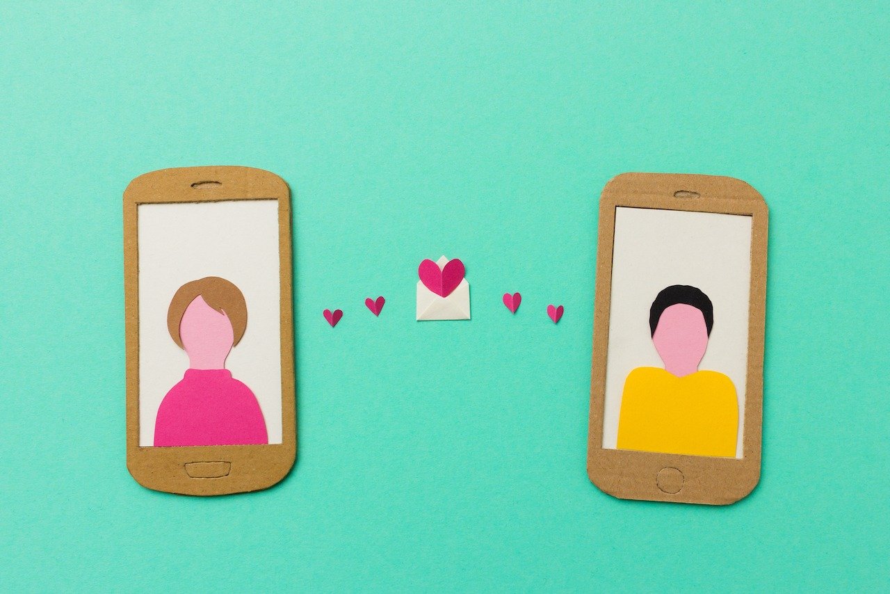 Partnersuche in Krisenzeiten + 8 Tipps für Ihr erstes Telefon-Date